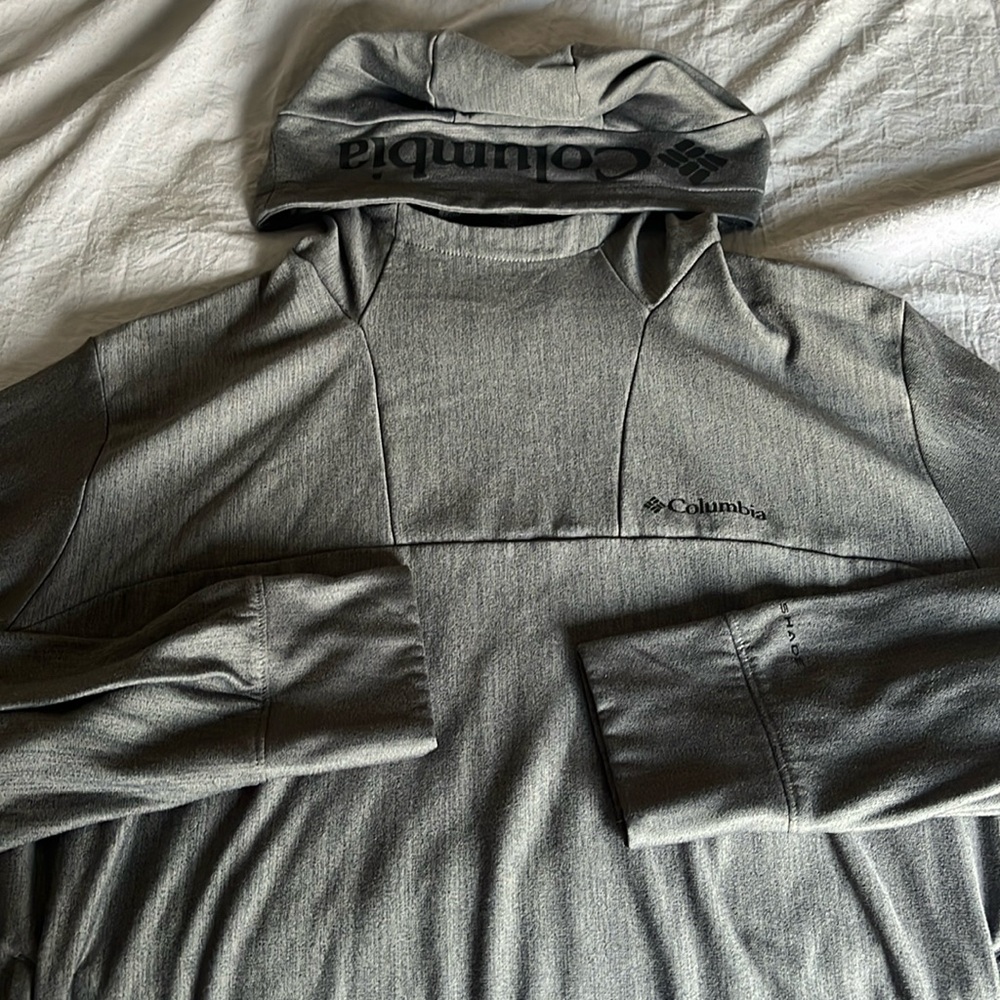 Columbia Sportswear gray hoodie! Excellent condition.